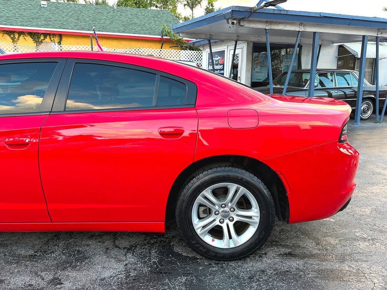 Used 2022 Dodge Charger SXT RWD image 11