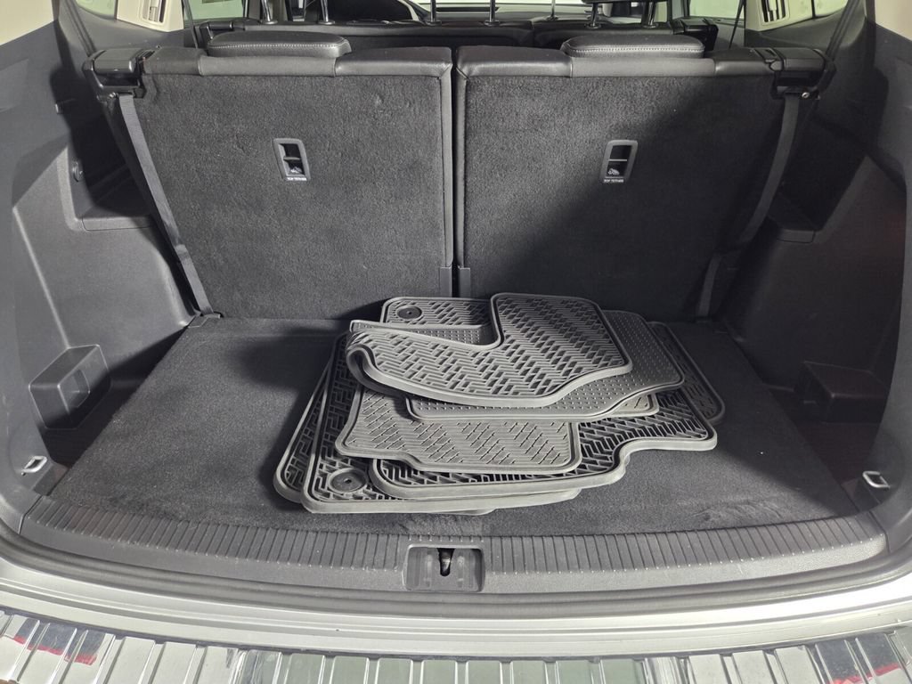 Used 2018 Volkswagen Atlas SE FWD image 30