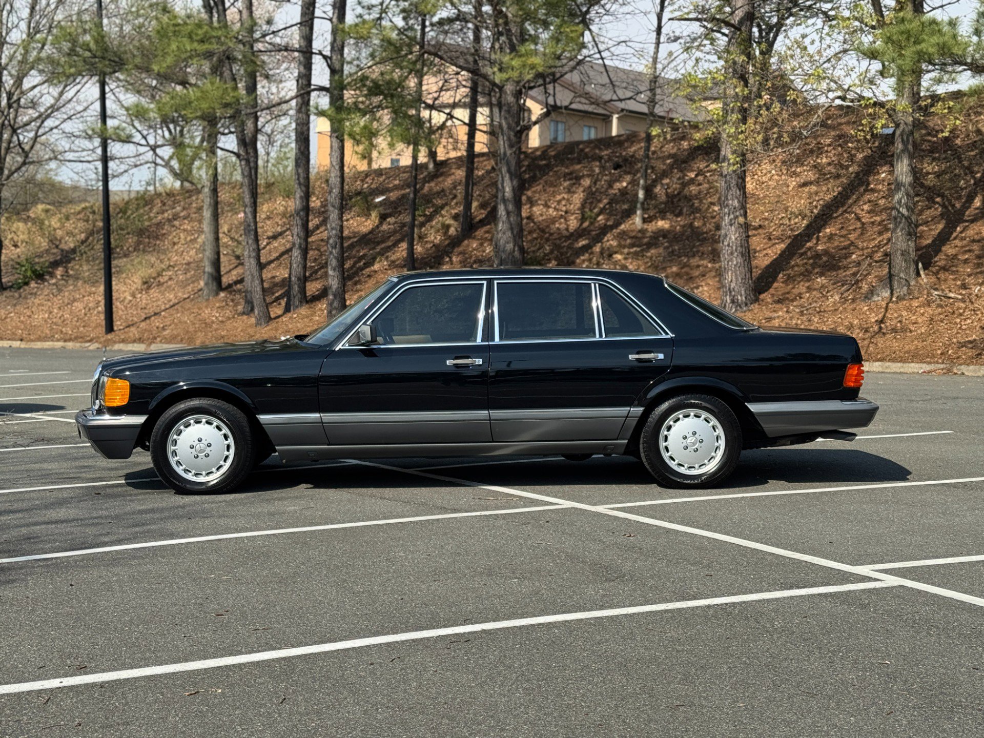 Used 1990 Mercedes-Benz 560 SEL image 6