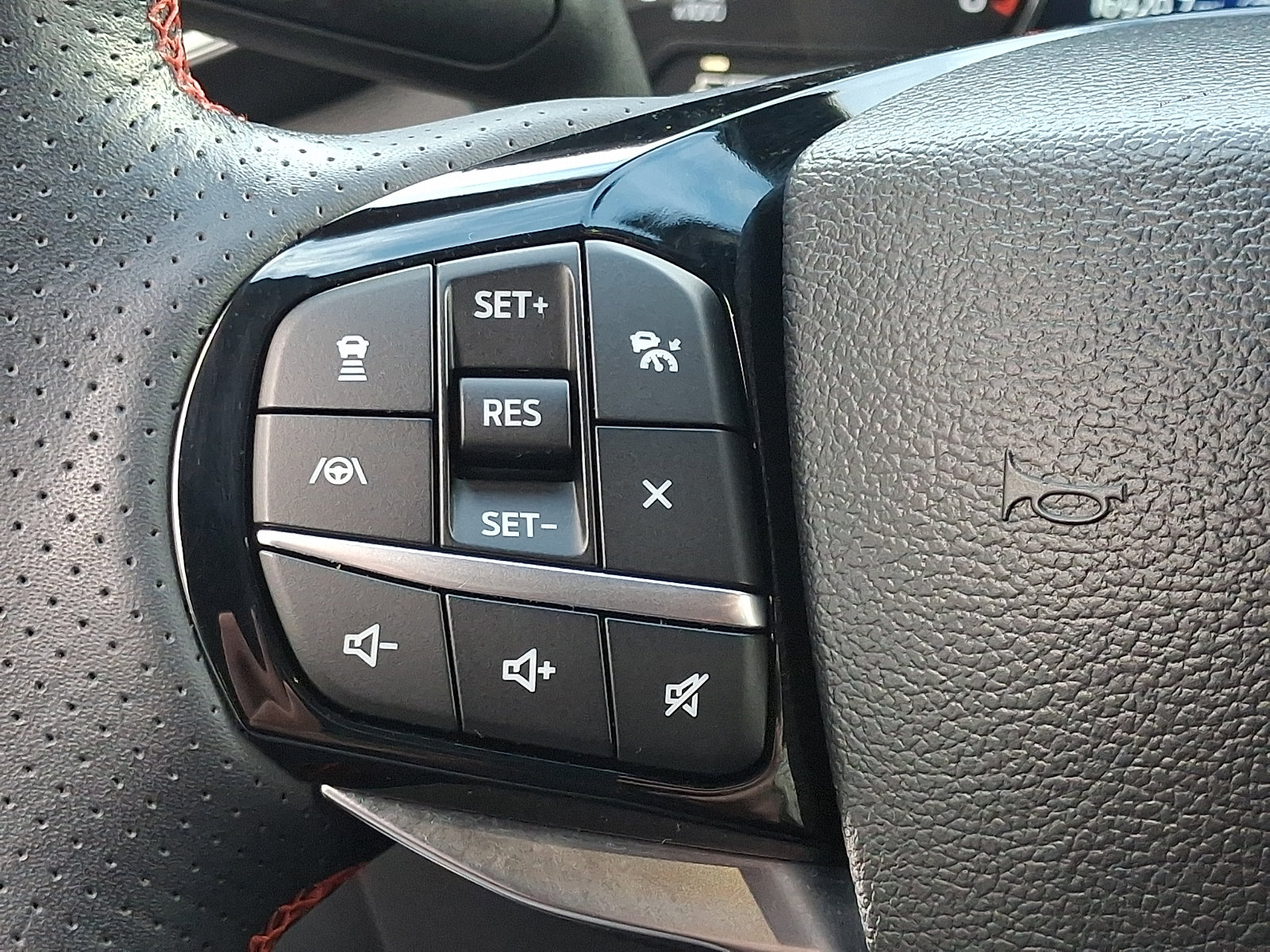 Certified 2023 Ford Explorer ST-Line w/ Class IV Trailer Tow Package AWD/4WD image 23