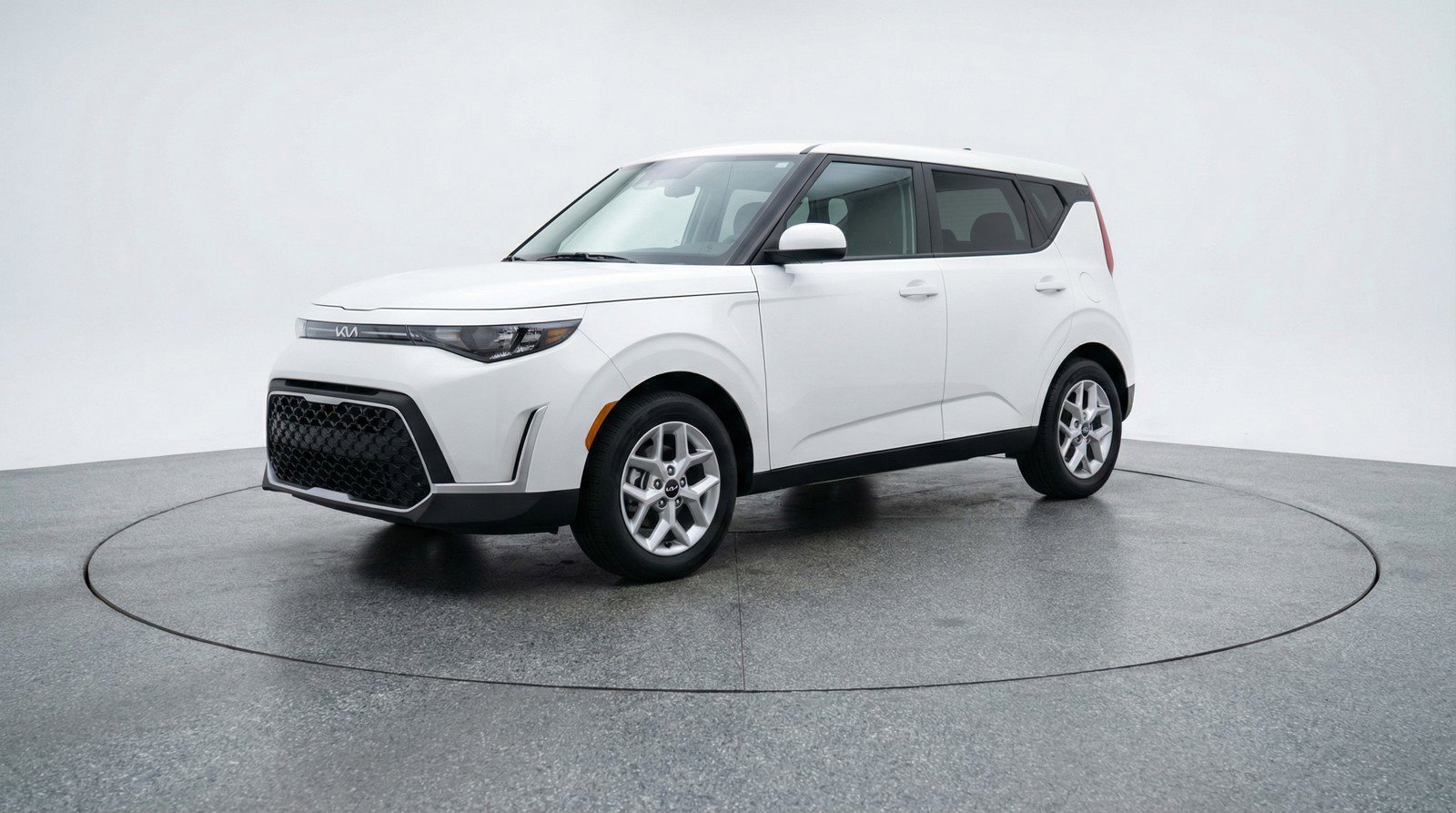 Used 2025 Kia Soul LX w/ LX Technology Package FWD image 3