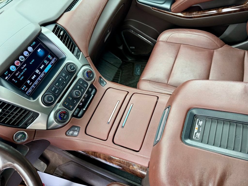 Used 2020 Chevrolet Suburban Premier AWD/4WD image 20