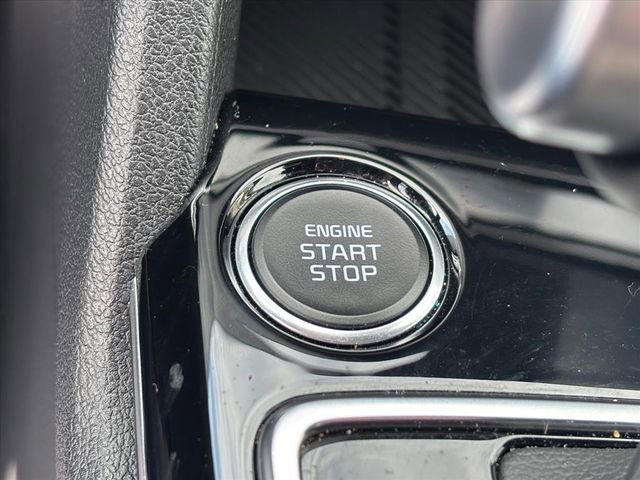 Used 2025 Kia Sportage EX image 17