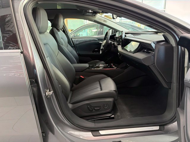 Used 2025 Audi A6 e-tron Premium Plus w/ Premium Plus AWD/4WD image 13