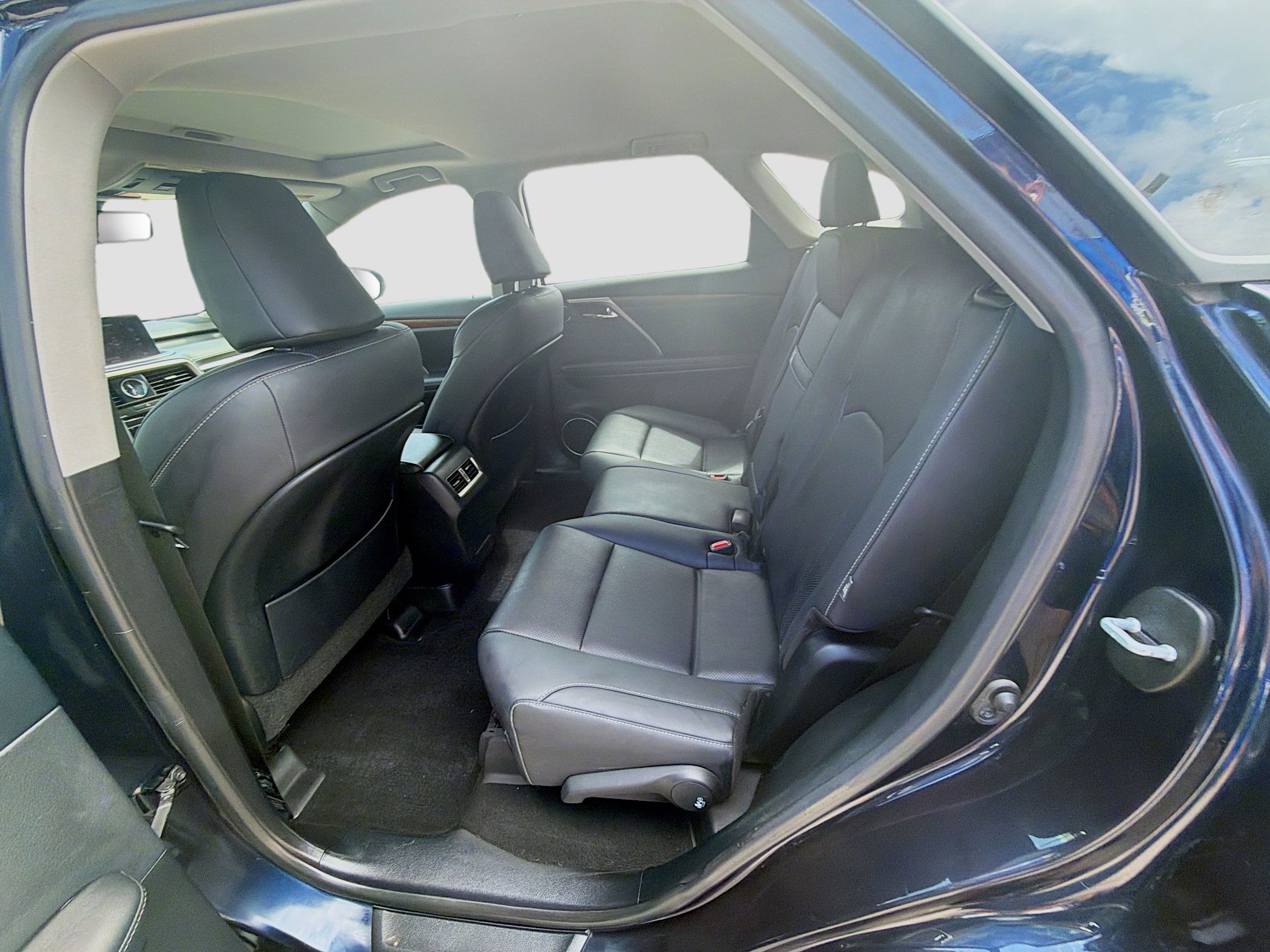 Used 2022 Lexus RX 350L Premium w/ Premium Package image 24