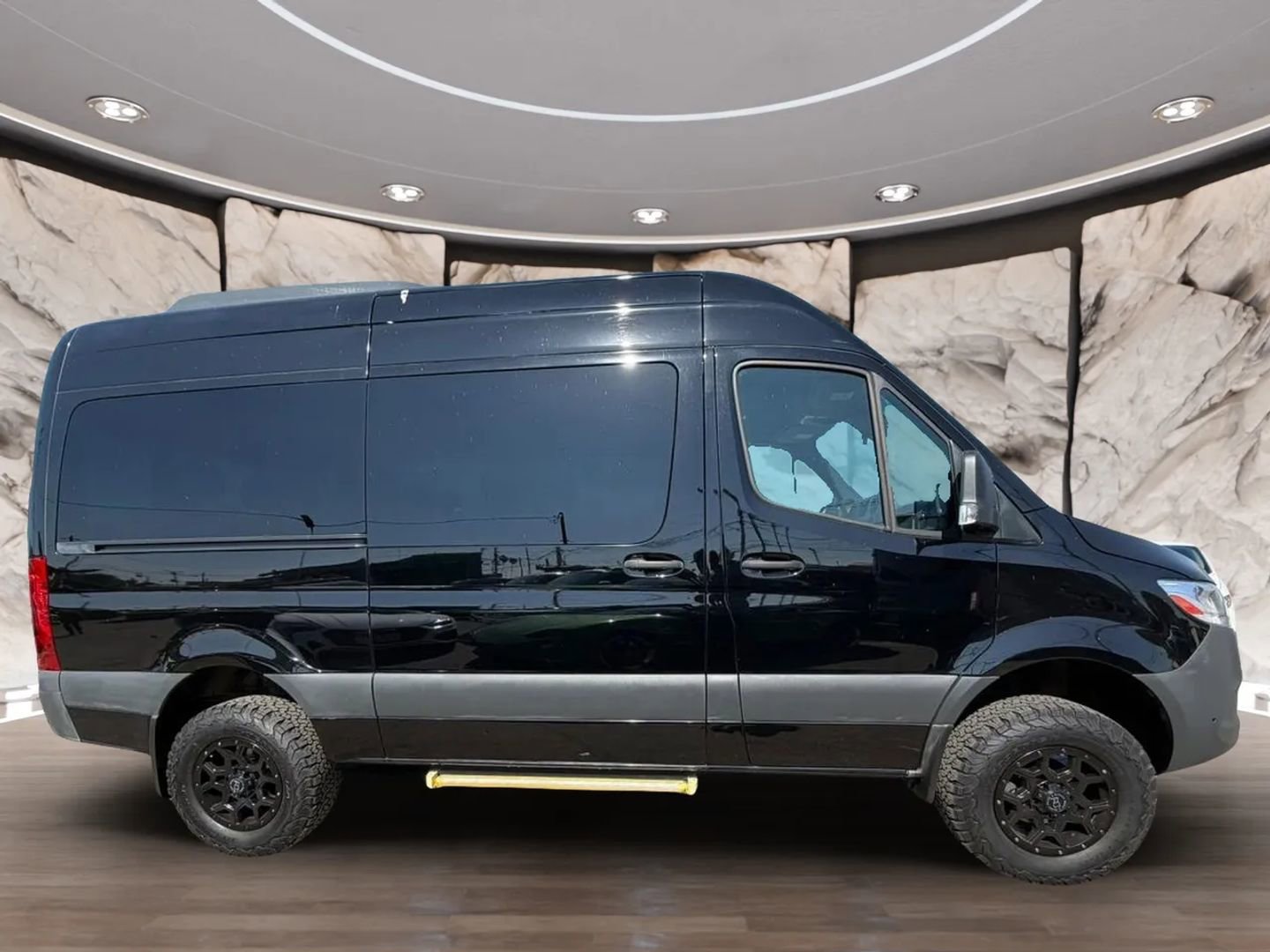 Used 2019 Mercedes-Benz Sprinter 2500 image 4
