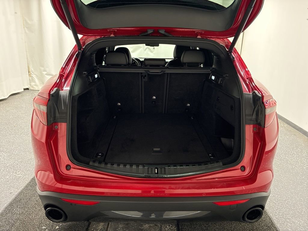 Used 2022 Alfa Romeo Stelvio Sprint image 7