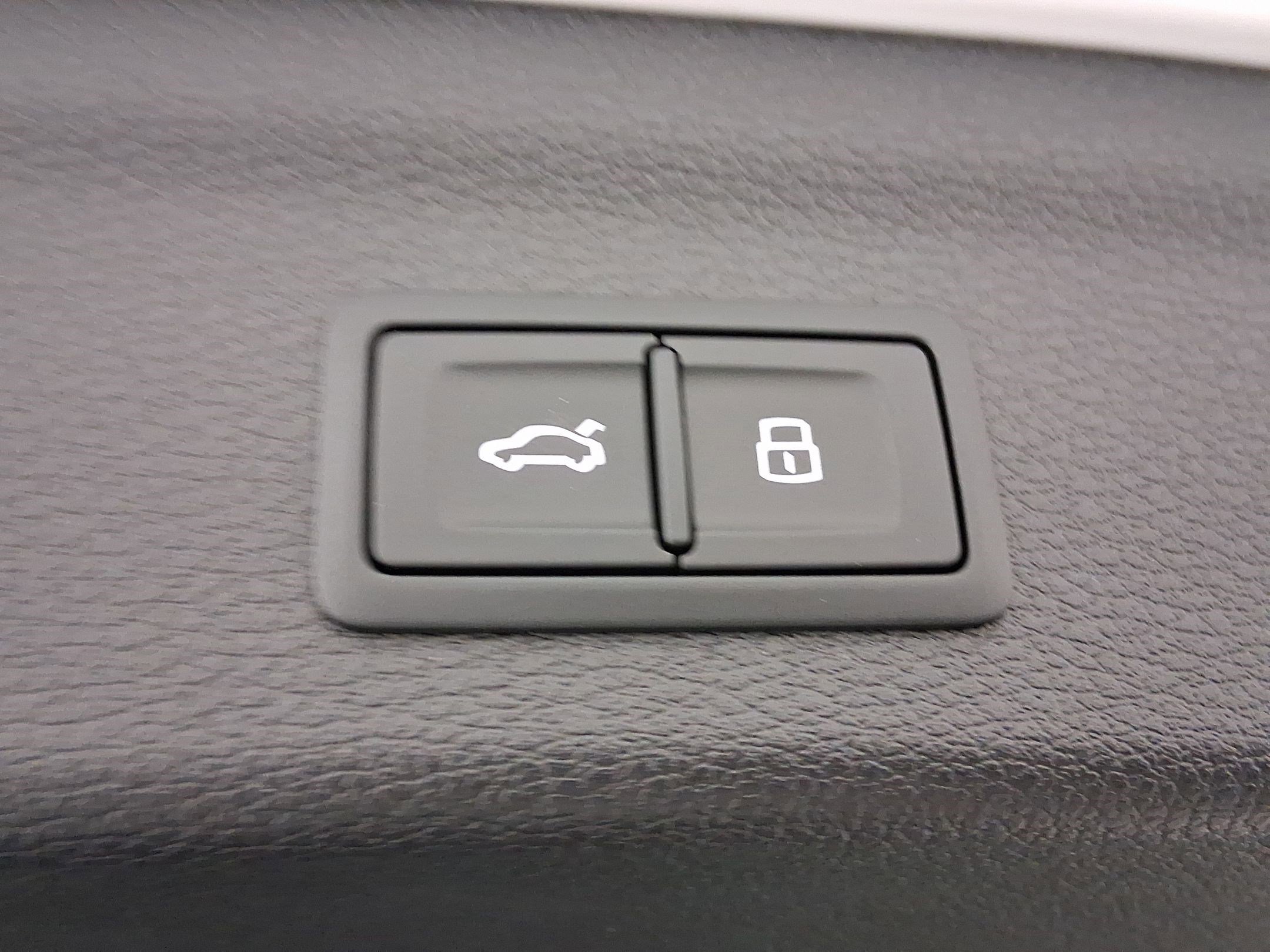 Used 2025 Audi Q3 2.0T Premium w/ Convenience Package image 27