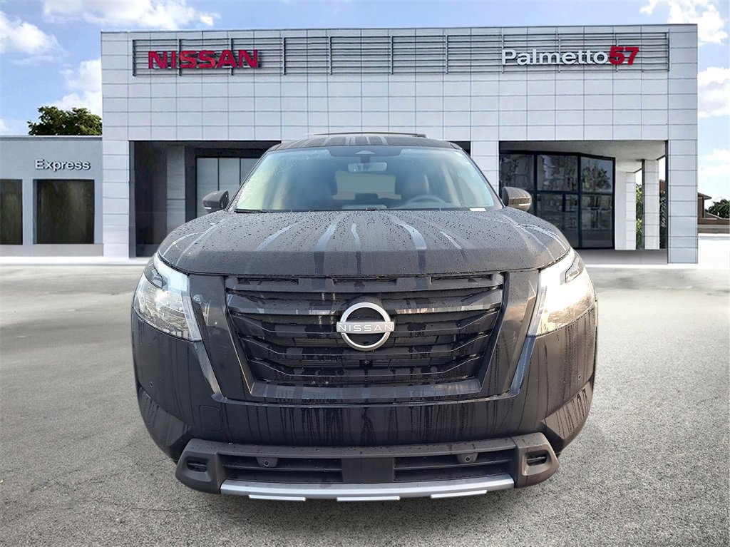 New 2025 Nissan Pathfinder SL w/ Black Appearance Package image 2
