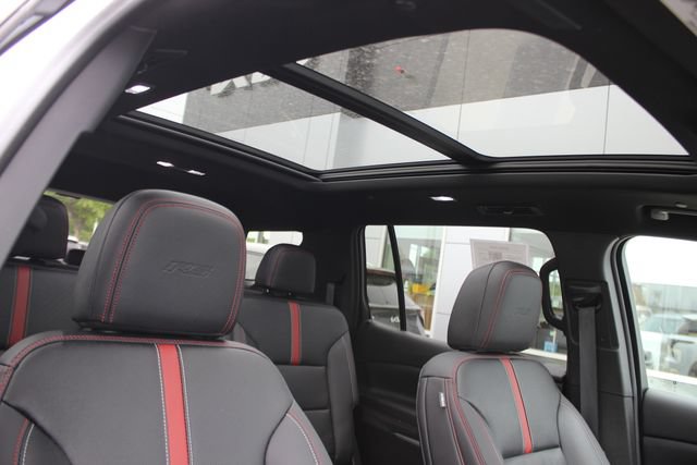 Used 2025 Chevrolet Traverse RS AWD/4WD image 36