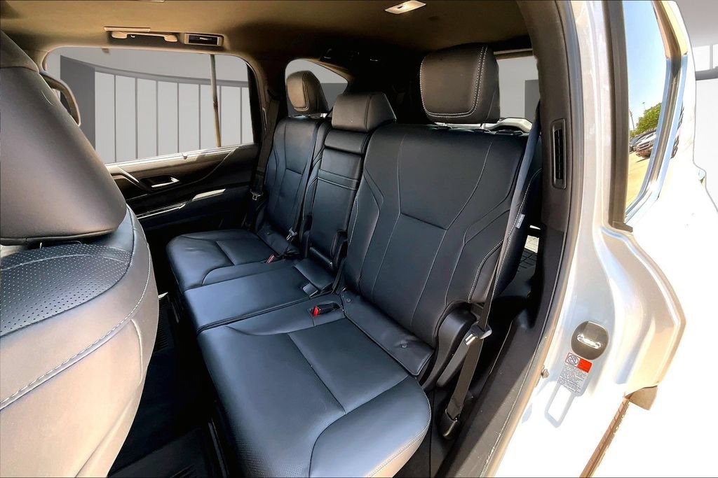 Used 2024 Lexus LX 600 4WD w/ Luxury Package image 26