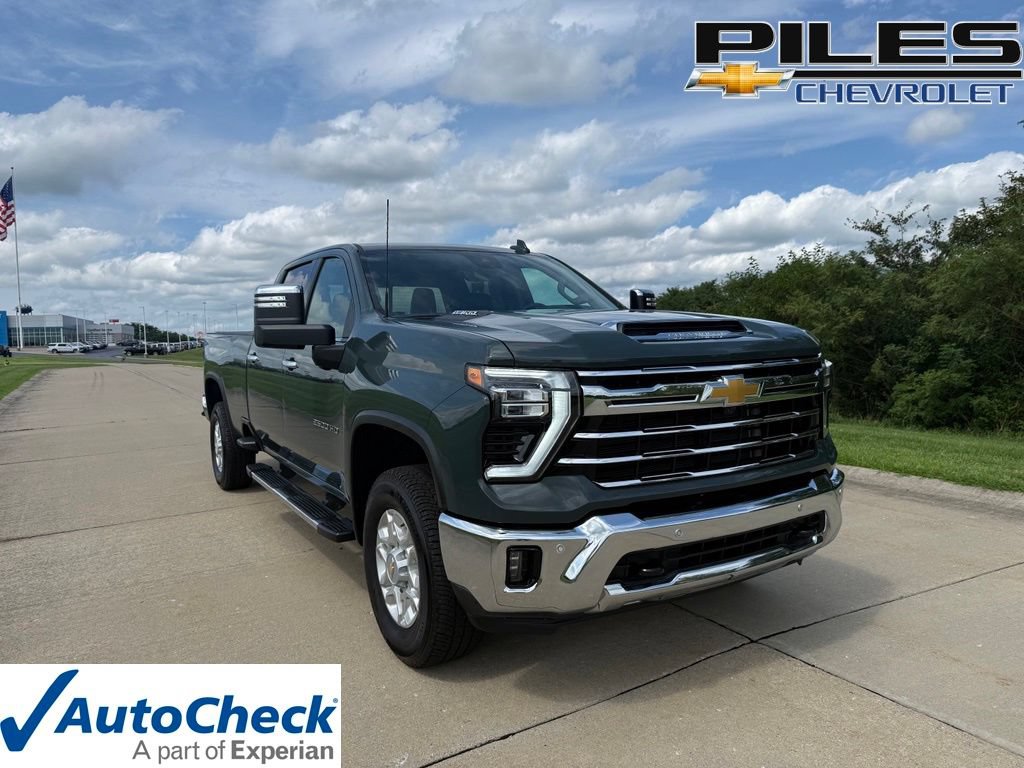Used 2026 Chevrolet Silverado 2500 LTZ w/ LTZ Premium Package AWD/4WD image 1