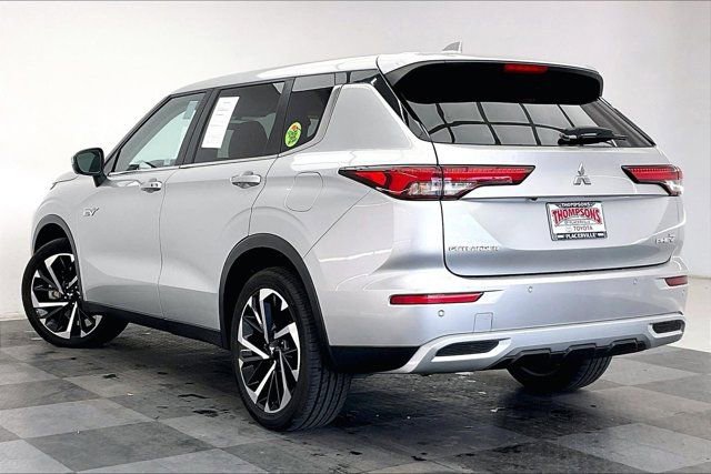 Used 2023 Mitsubishi Outlander SE AWD/4WD image 10