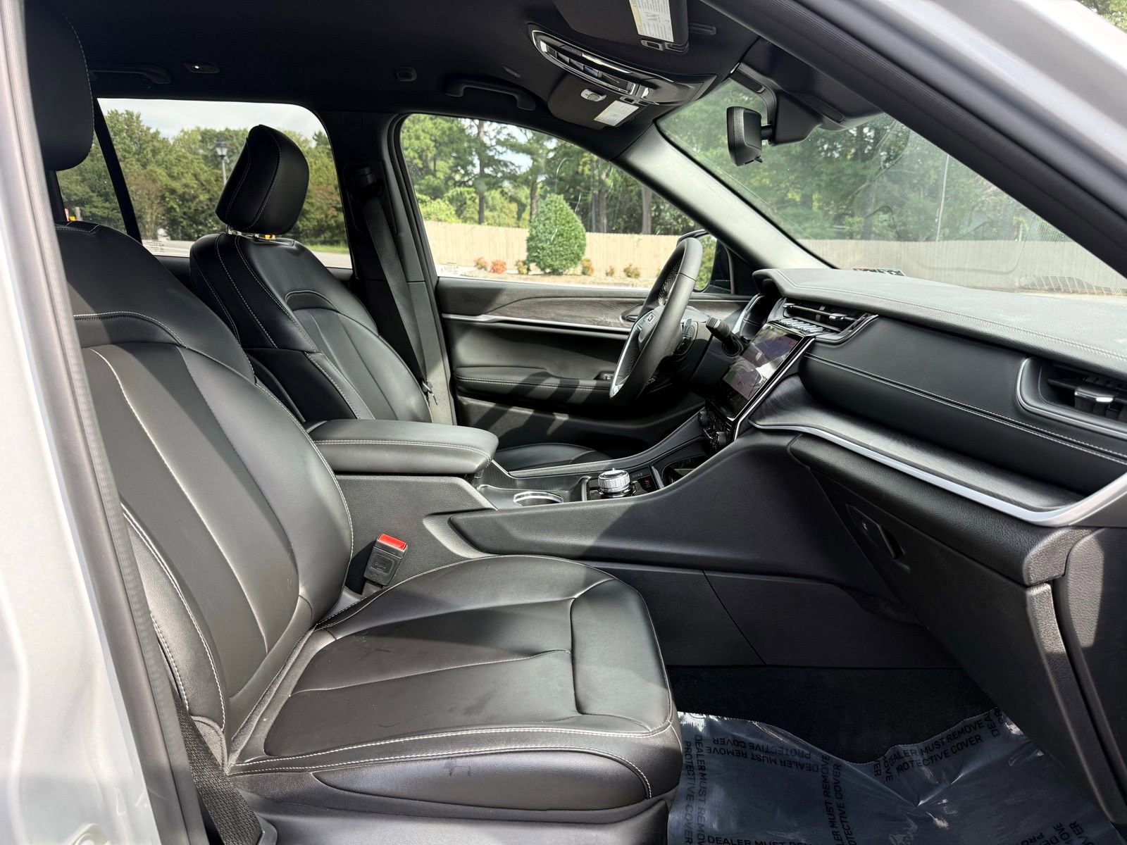 Used 2024 Jeep Grand Cherokee Limited image 22