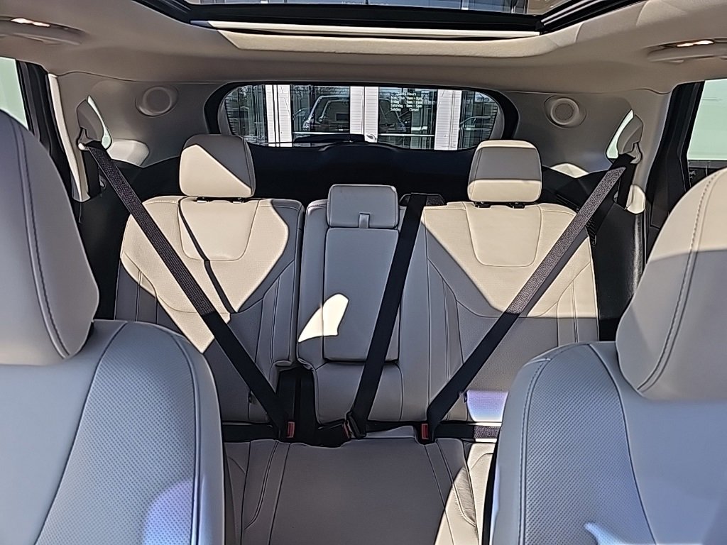 Used 2019 Ford Edge Titanium w/ Equipment Group 301A image 26