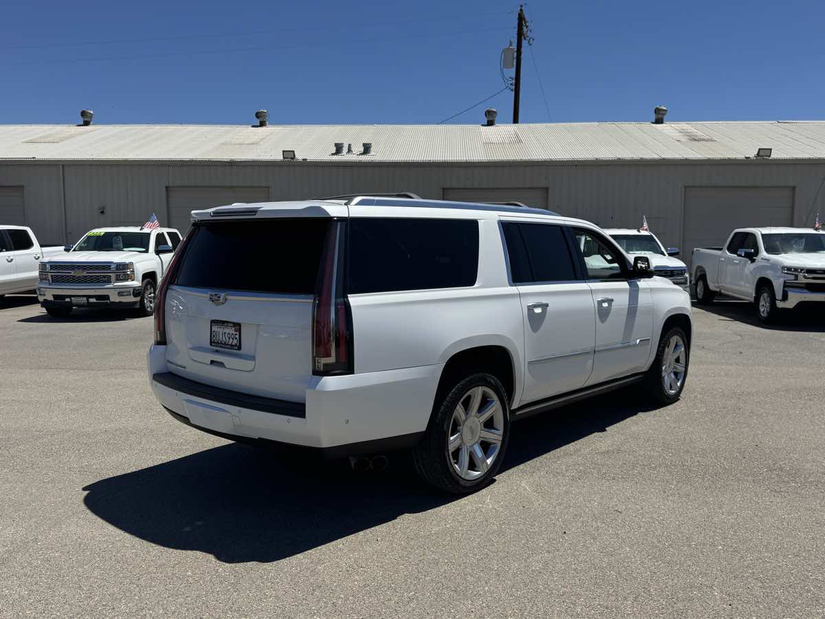 Used 2018 Cadillac Escalade ESV Premium Luxury AWD/4WD image 9