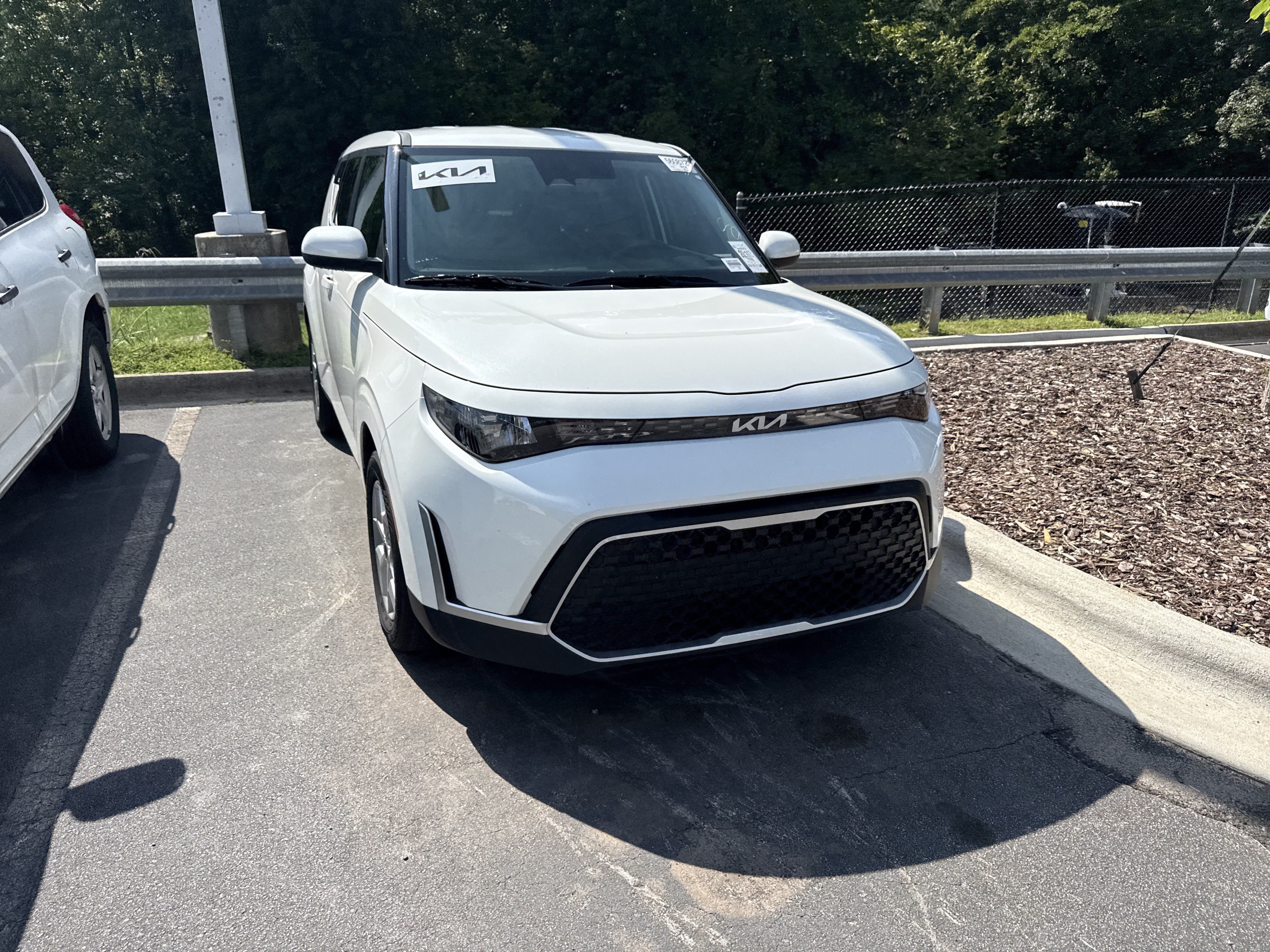 Used 2025 Kia Soul LX w/ LX Technology Package FWD image 47