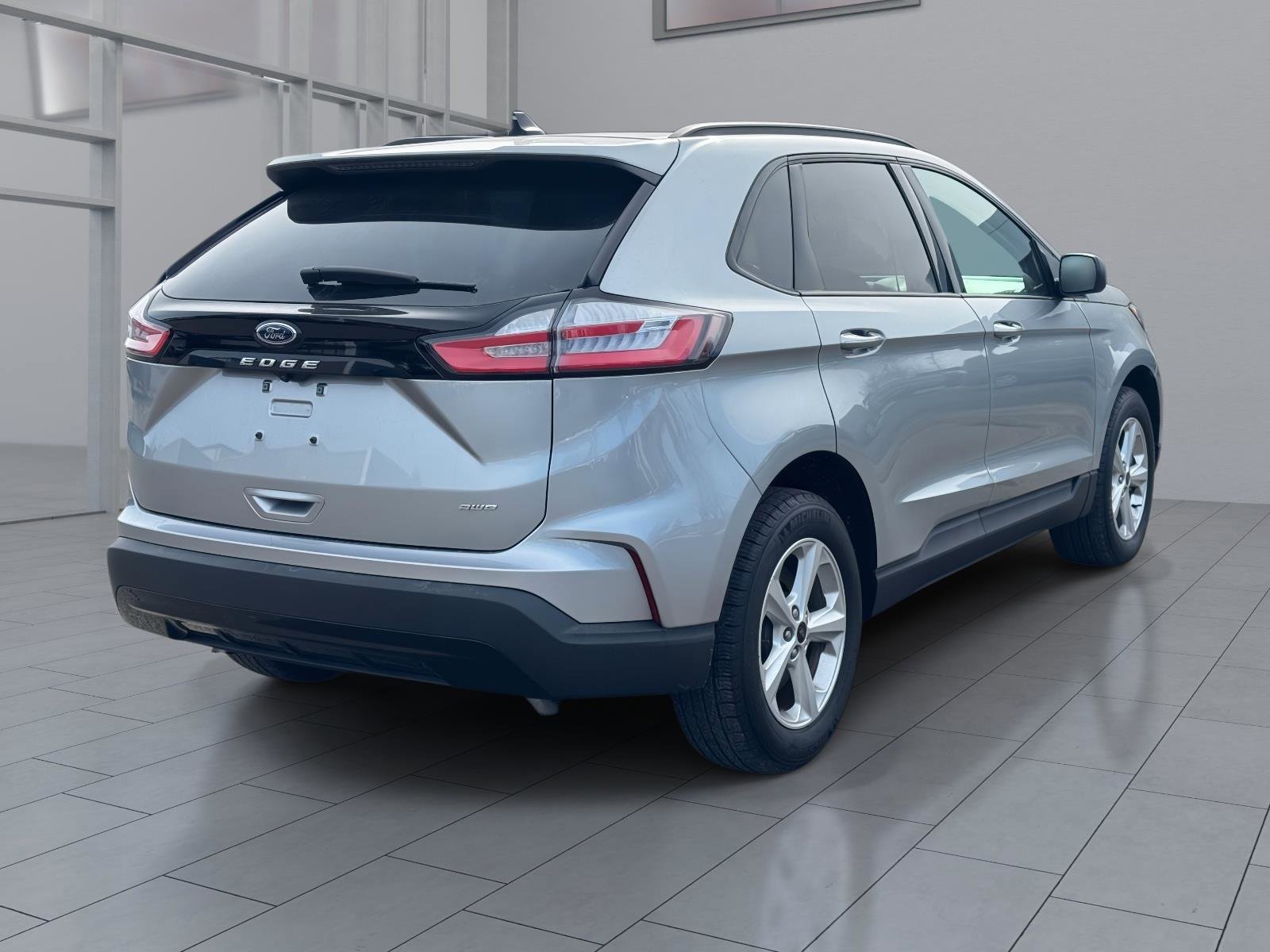 Certified 2024 Ford Edge SE image 6