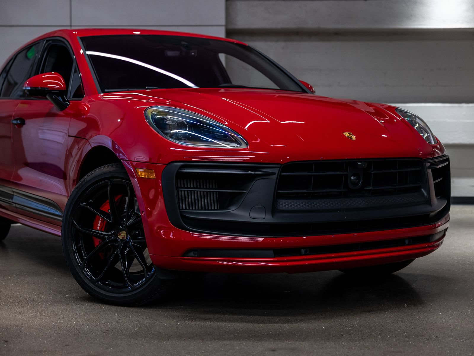 Certified 2024 Porsche Macan GTS AWD/4WD image 16