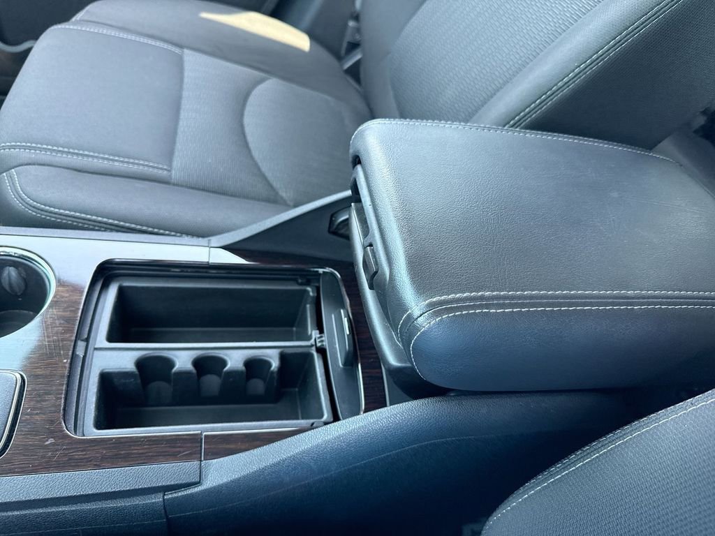 Used 2017 Chevrolet Traverse LT w/ Style and Technology Package FWD image 20