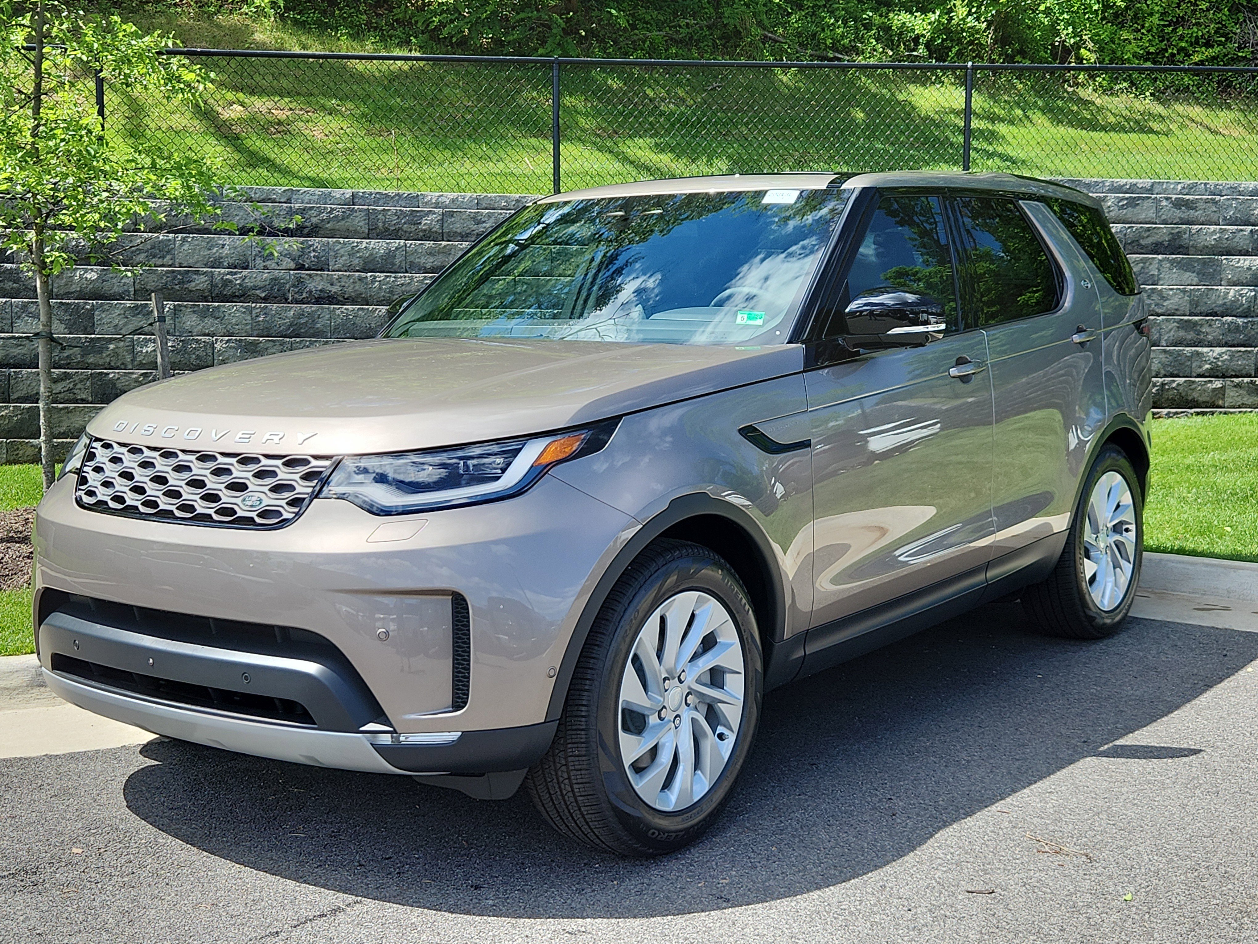 New 2025 Land Rover Discovery S