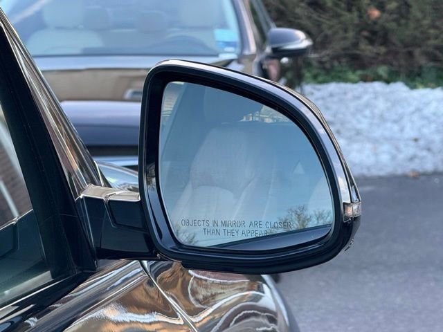 Used 2023 BMW X7 xDrive40i w/ Executive Package image 16