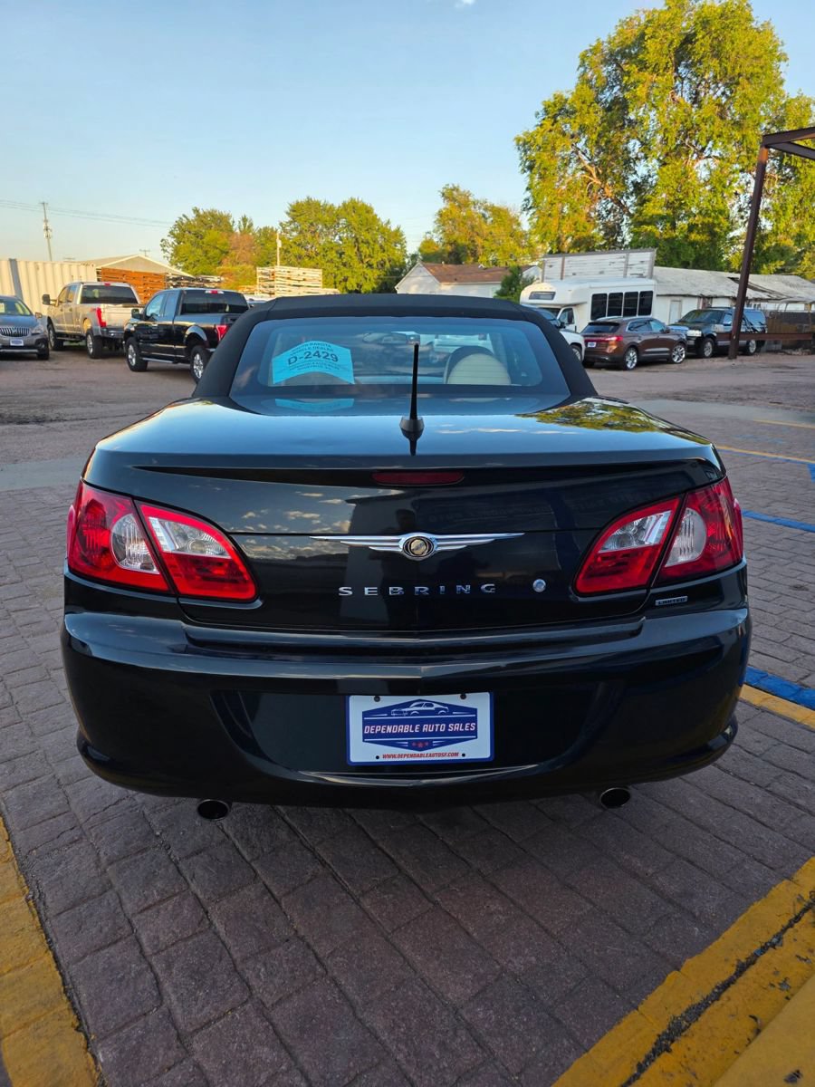 Used 2008 Chrysler Sebring Limited w/ Luxury Group FWD image 6