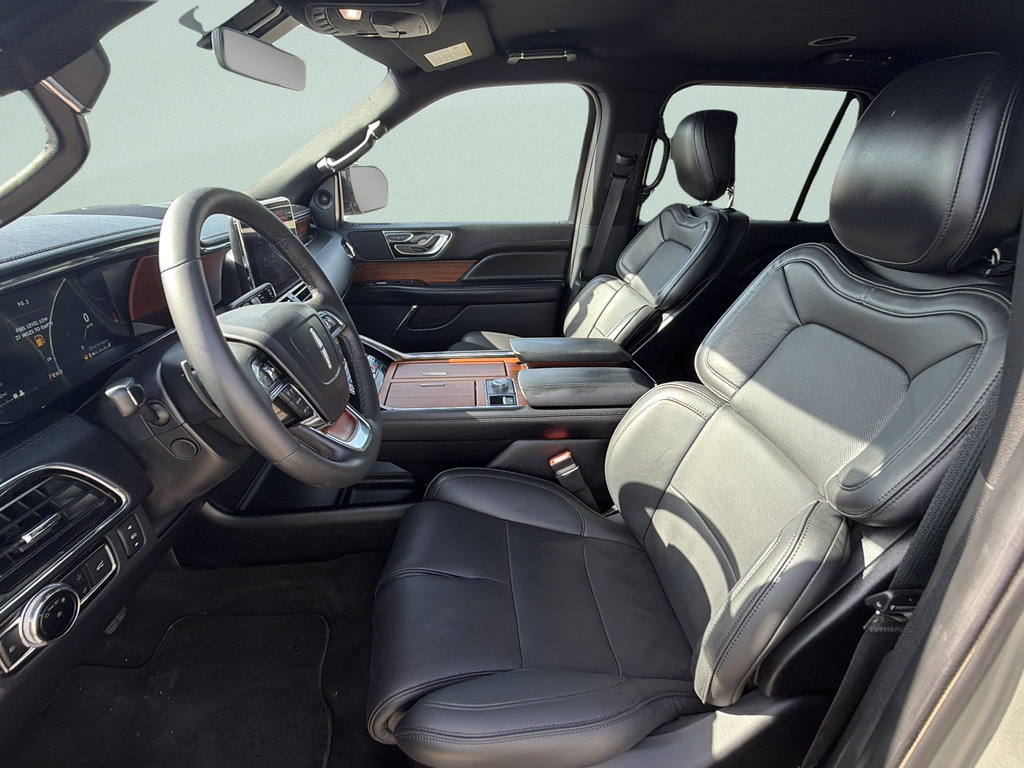 Used 2019 Lincoln Navigator Premiere AWD/4WD image 17