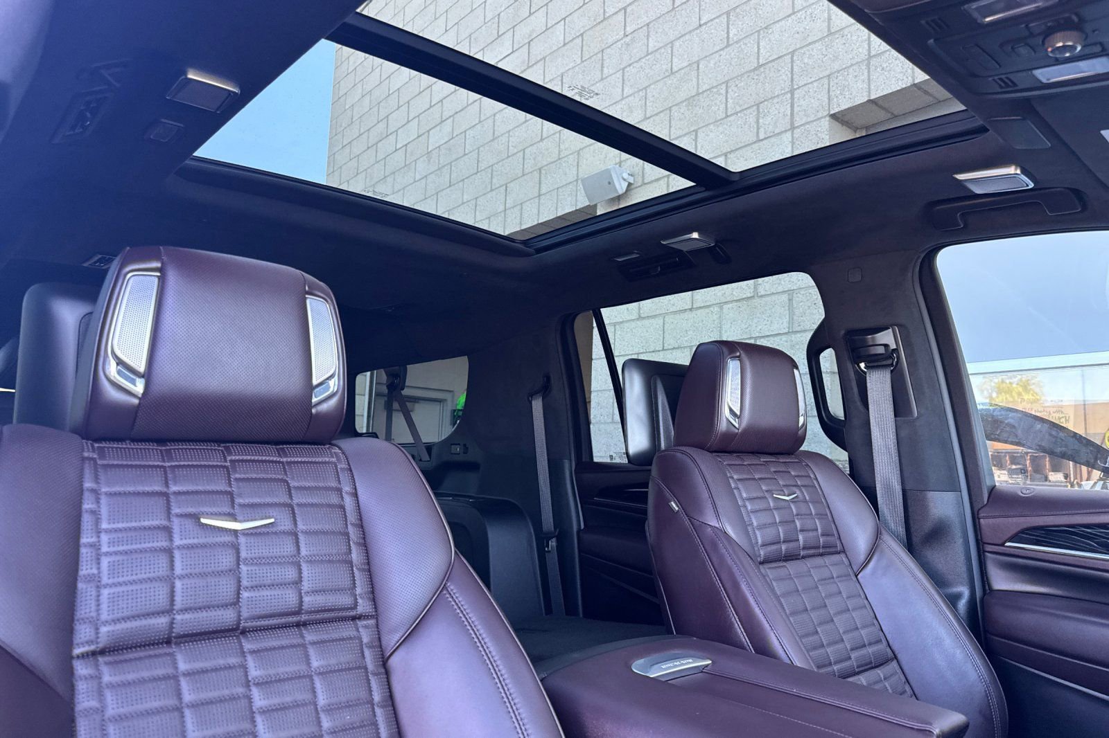 Used 2024 Cadillac Escalade ESV V AWD/4WD image 21