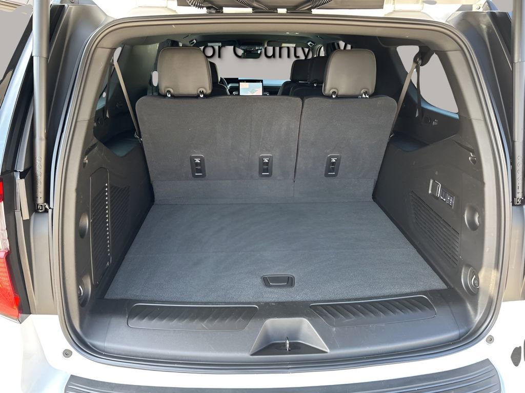 Used 2025 GMC Yukon XL Elevation w/ LPO, Elevation Black Package AWD/4WD image 37