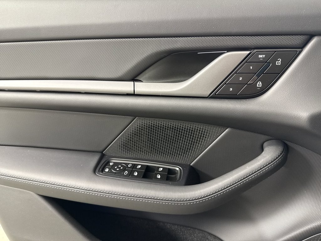 New 2026 Porsche Taycan 4S AWD/4WD image 32