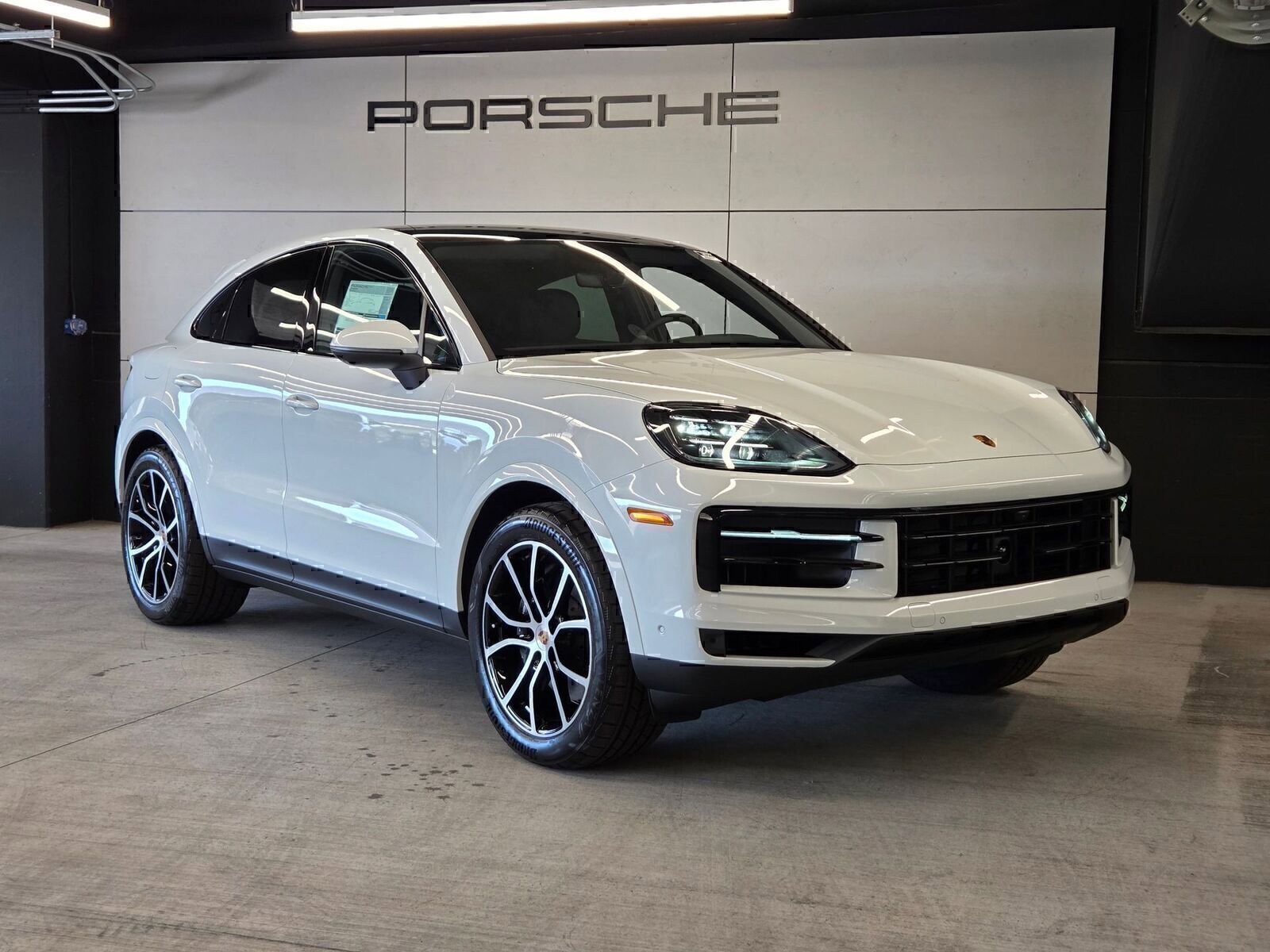 Certified 2026 Porsche Cayenne Coupe image 28