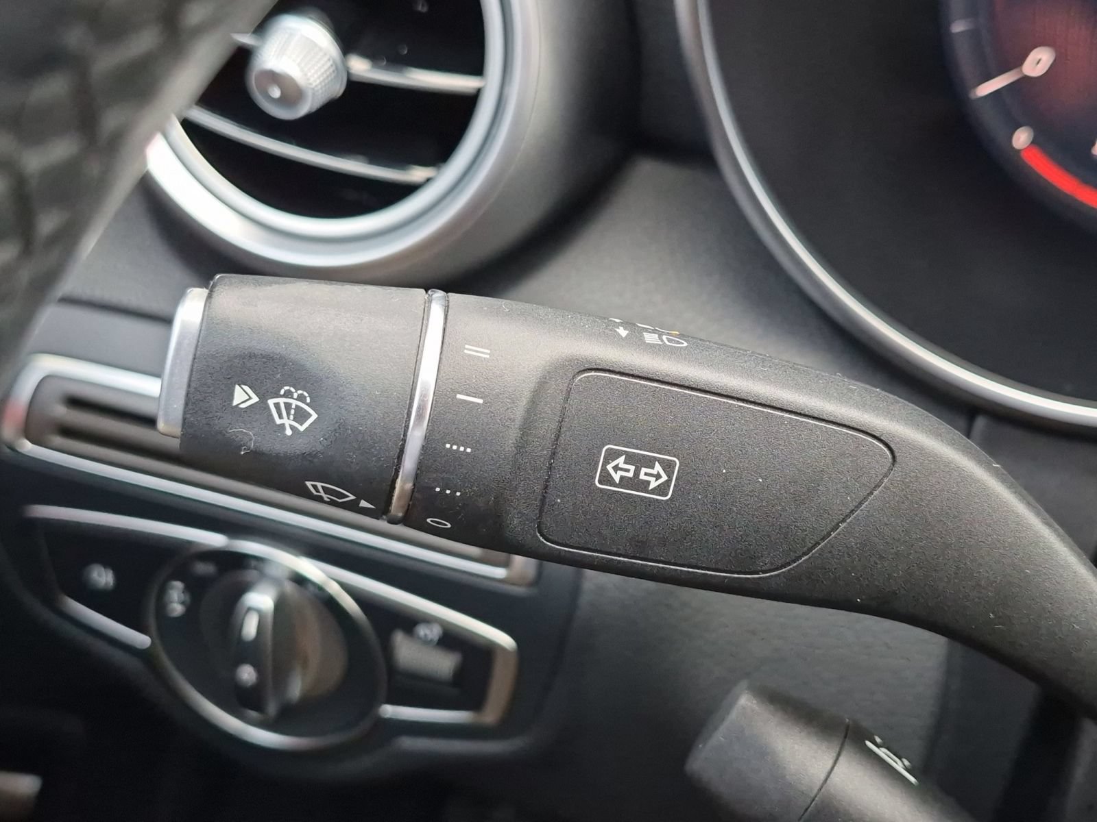 Used 2021 Mercedes-Benz C 300 4MATIC Sedan image 21
