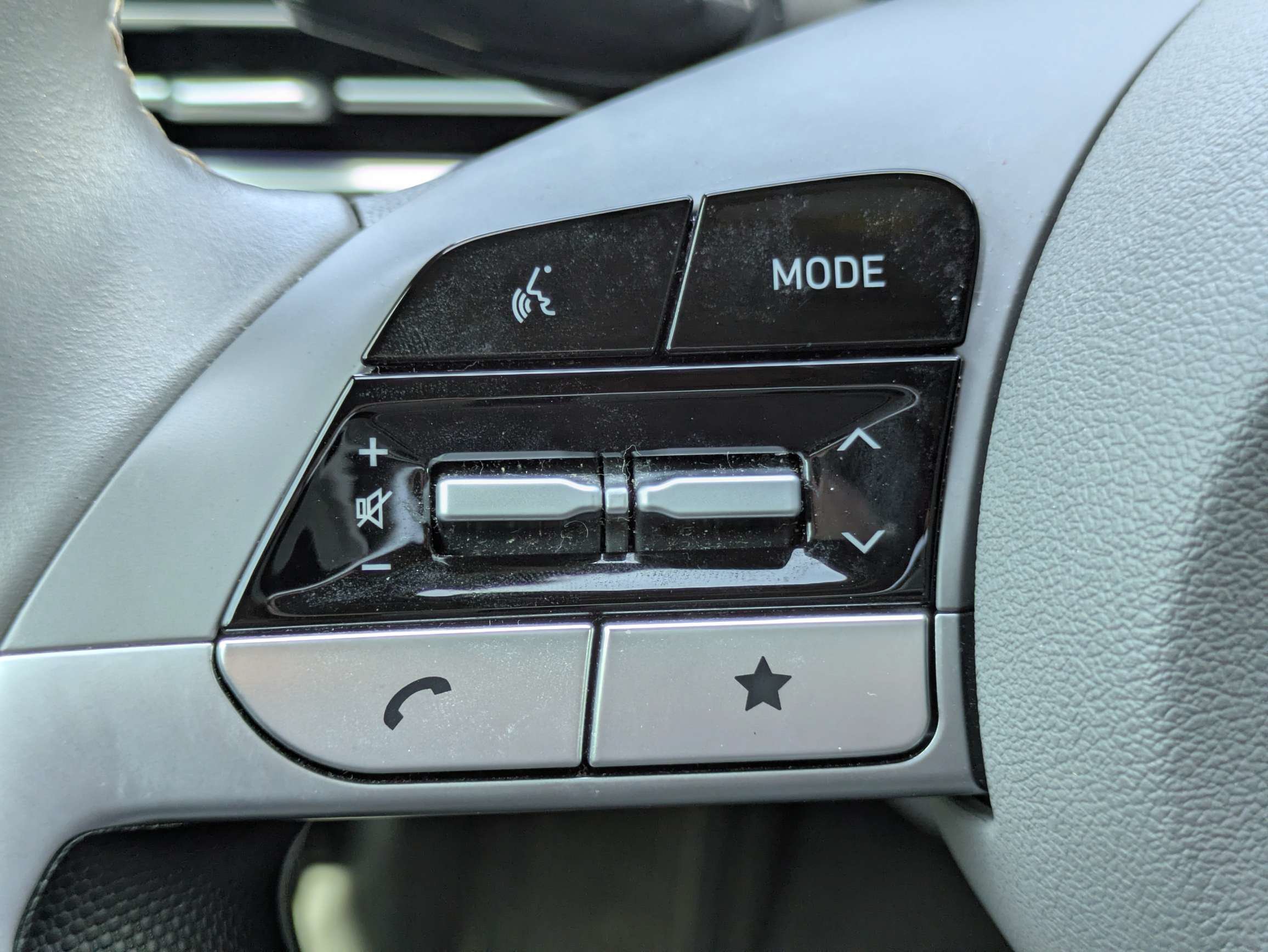 Used 2024 Hyundai Elantra SEL w/ Convenience Package FWD image 16