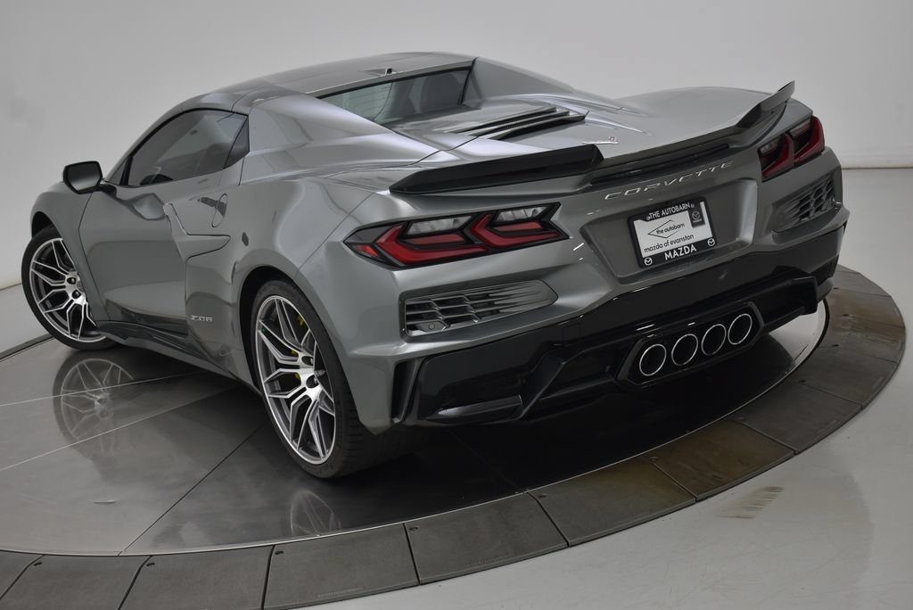 Used 2024 Chevrolet Corvette Z06 RWD image 12