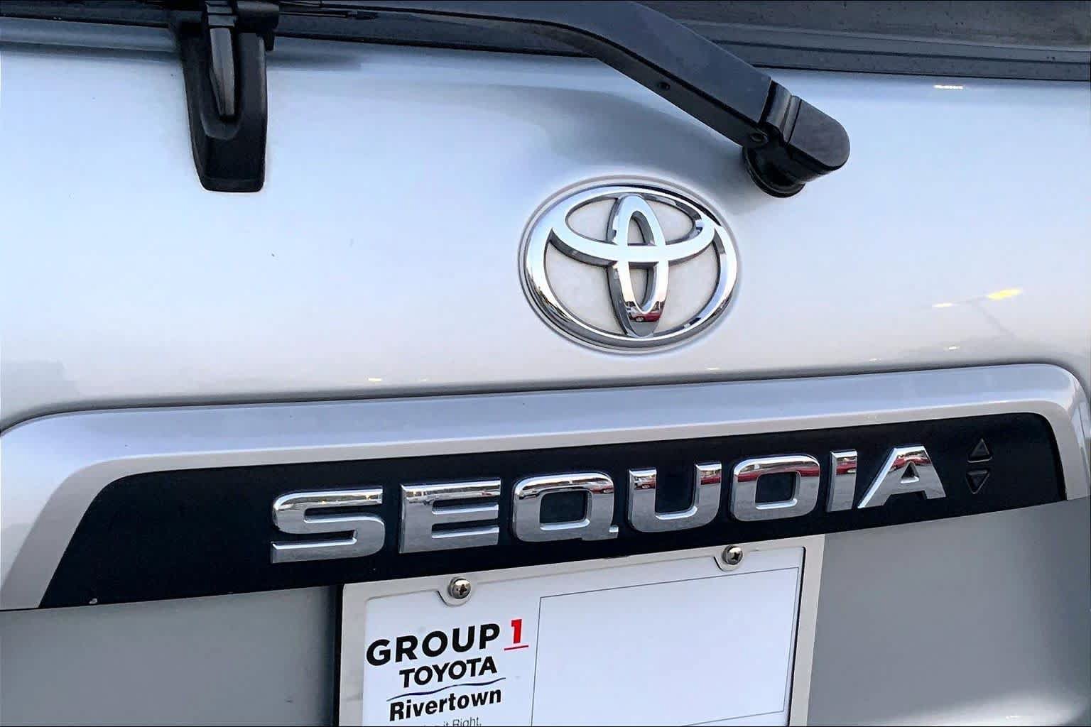Used 2020 Toyota Sequoia Platinum RWD image 29