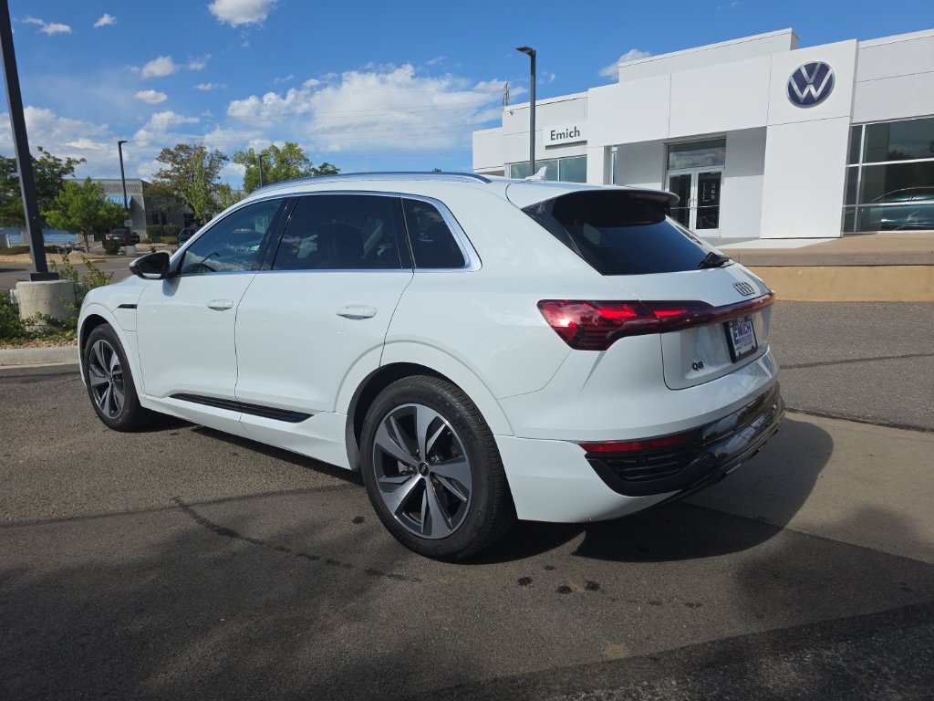 Used 2024 Audi Q8 e-tron Premium AWD/4WD image 3