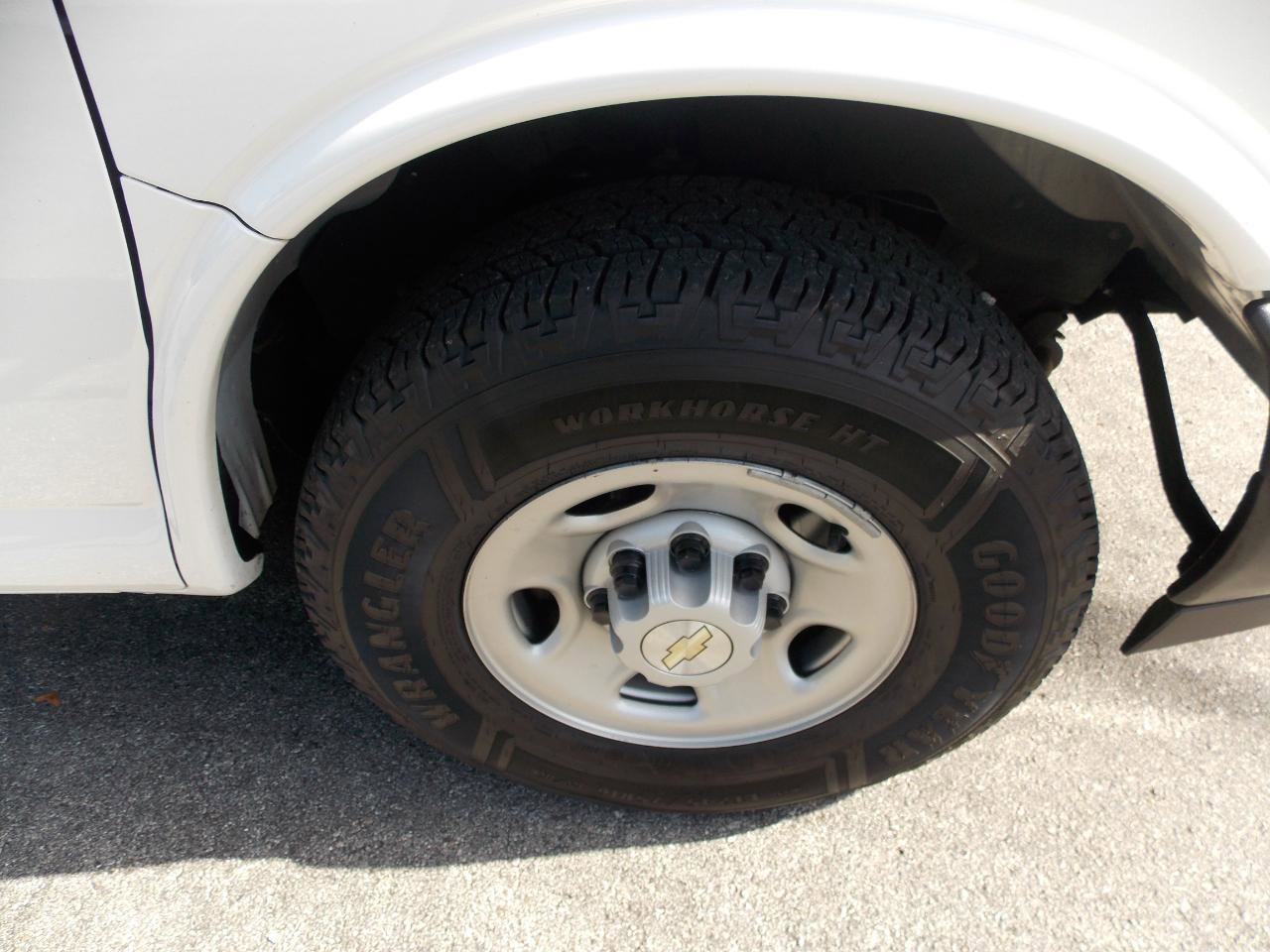 Used 2022 Chevrolet Express 2500 w/ Driver Convenience Package RWD image 22