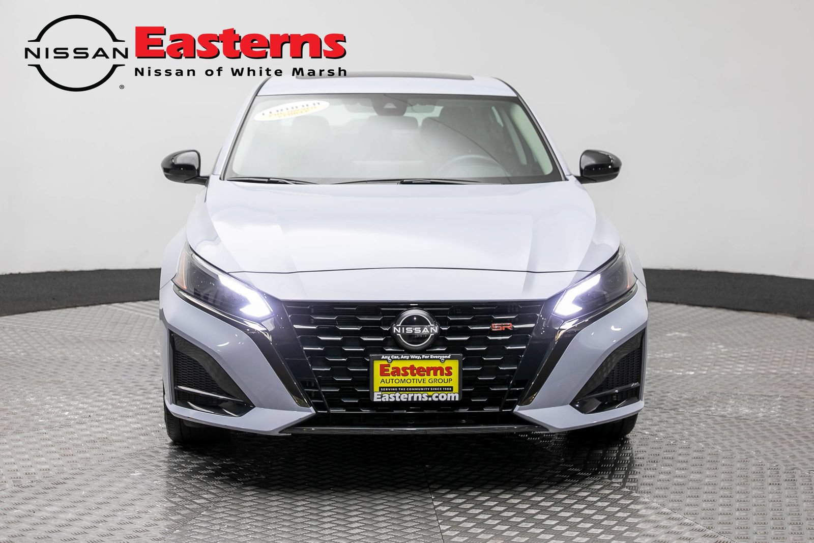 Used 2023 Nissan Altima 2.5 SR AWD/4WD image 2