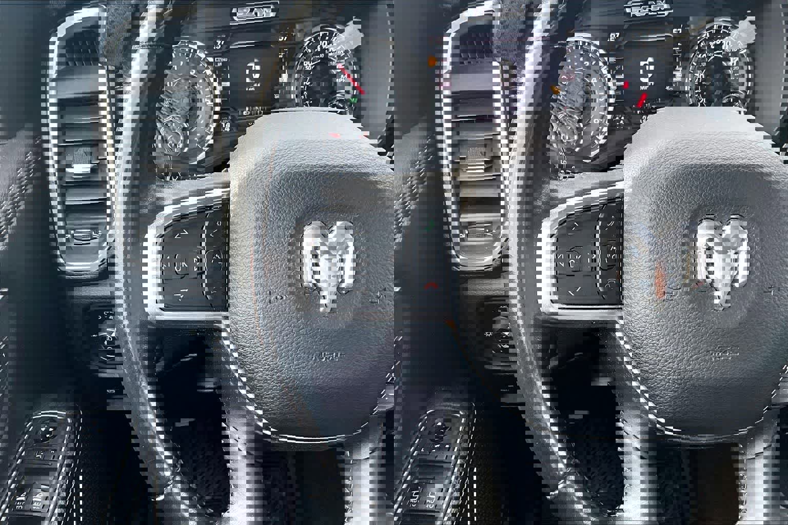 Used 2021 RAM 1500 Laramie w/ Off Road Group image 25