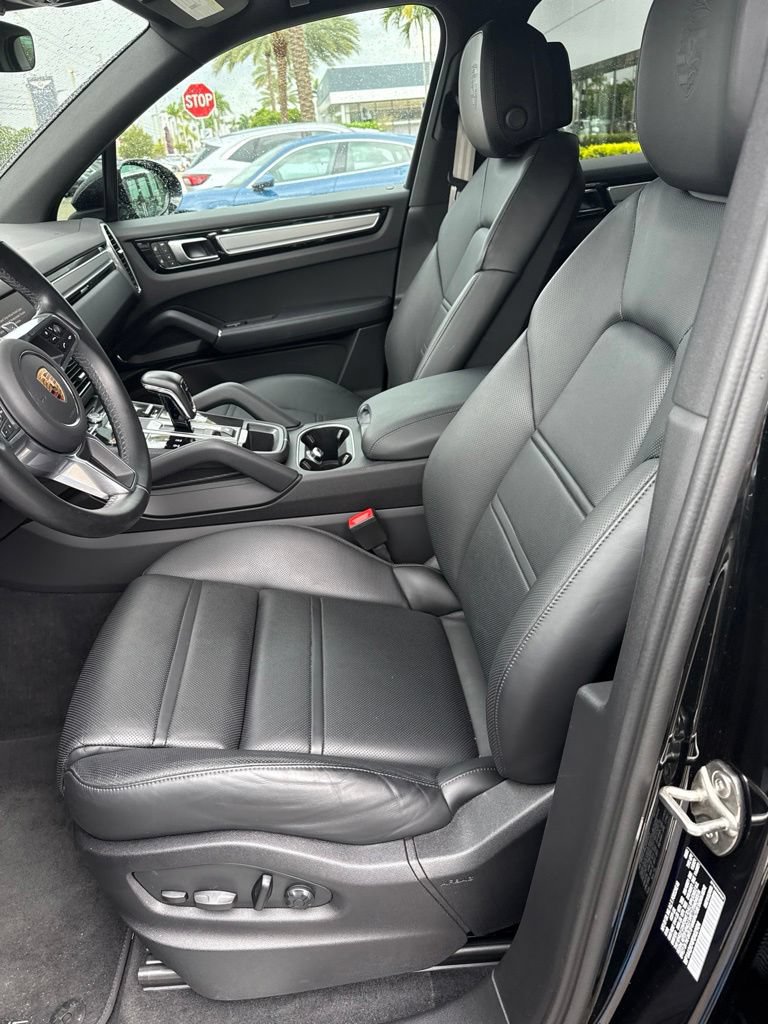 Certified 2023 Porsche Cayenne Platinum Edition AWD/4WD image 7