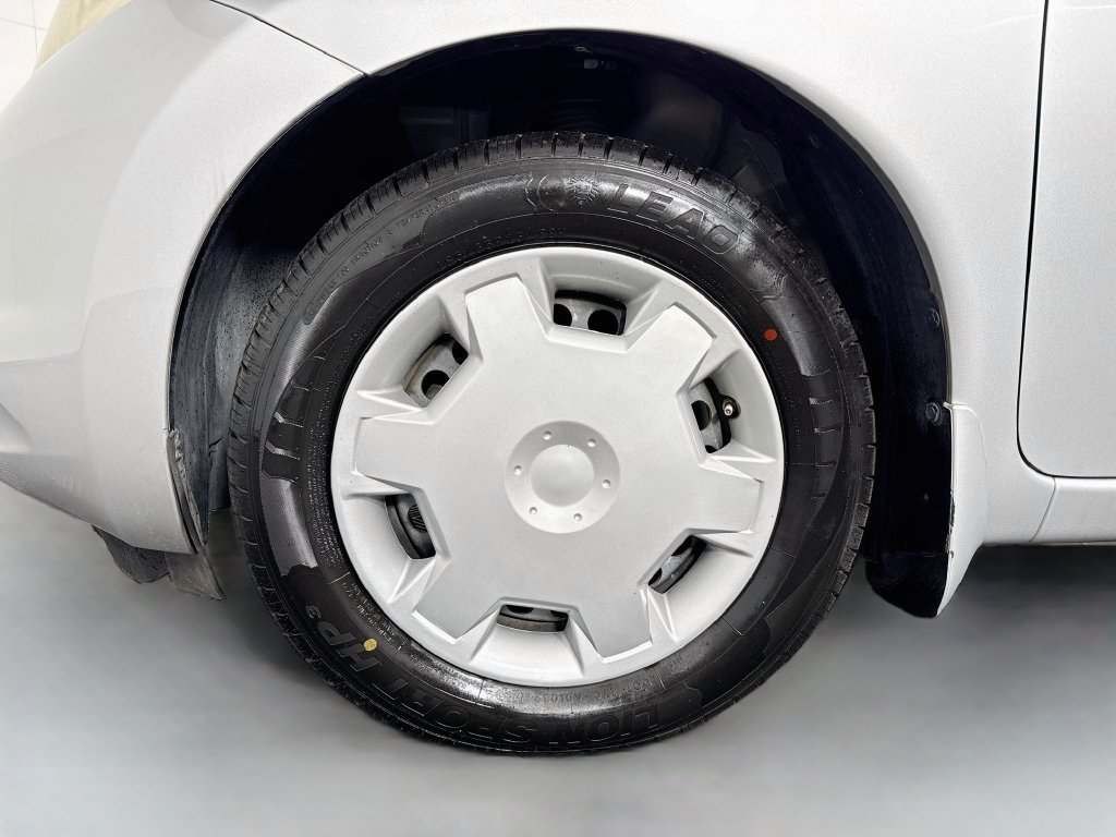 Used 2014 Nissan Versa Note SV FWD image 31