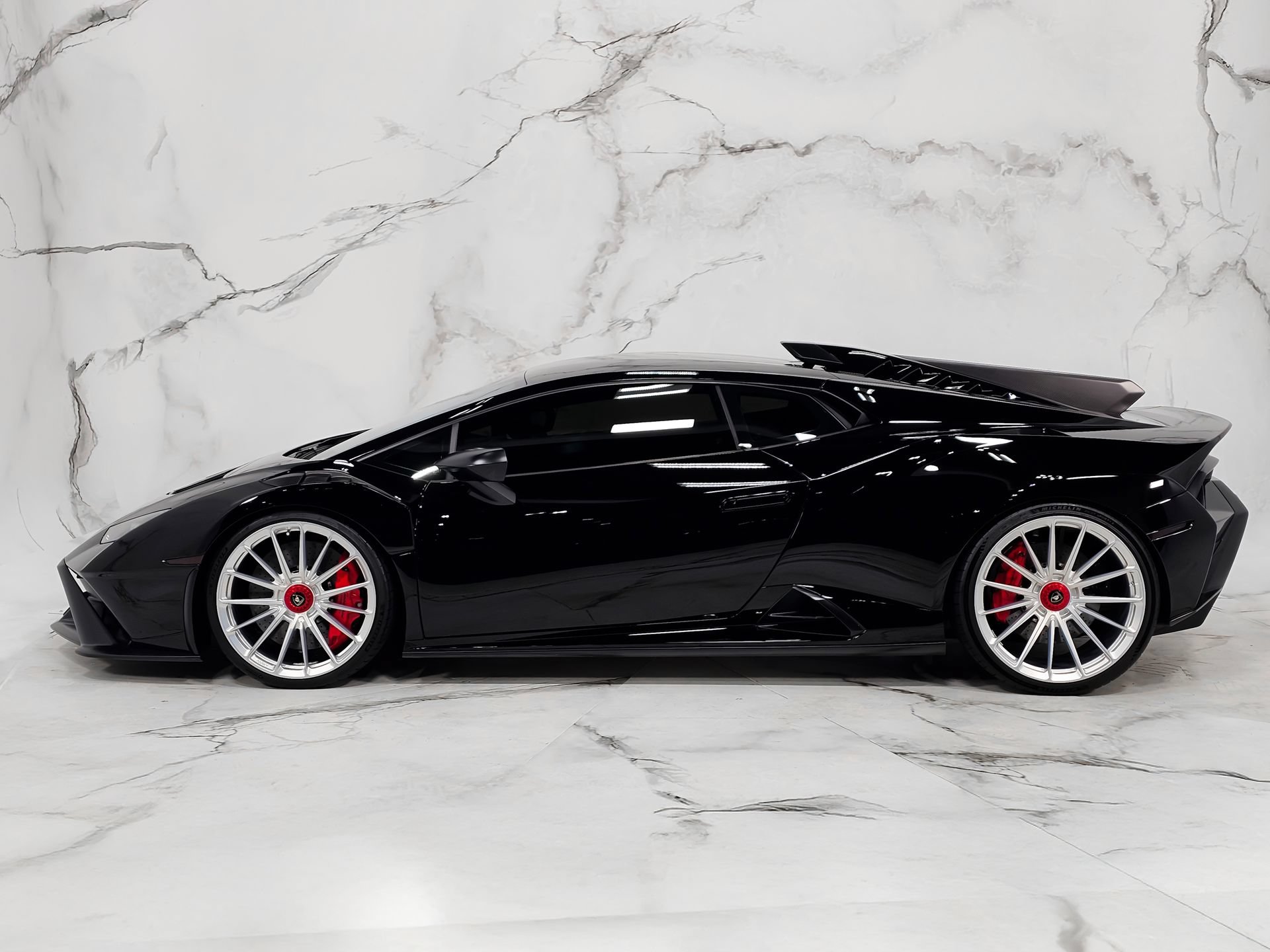 Used 2023 Lamborghini Huracan STO RWD image 11