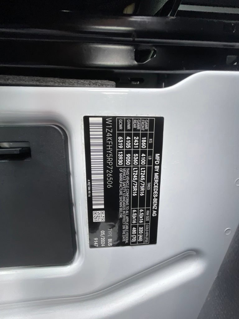 Used 2024 Mercedes-Benz Sprinter 2500 image 26