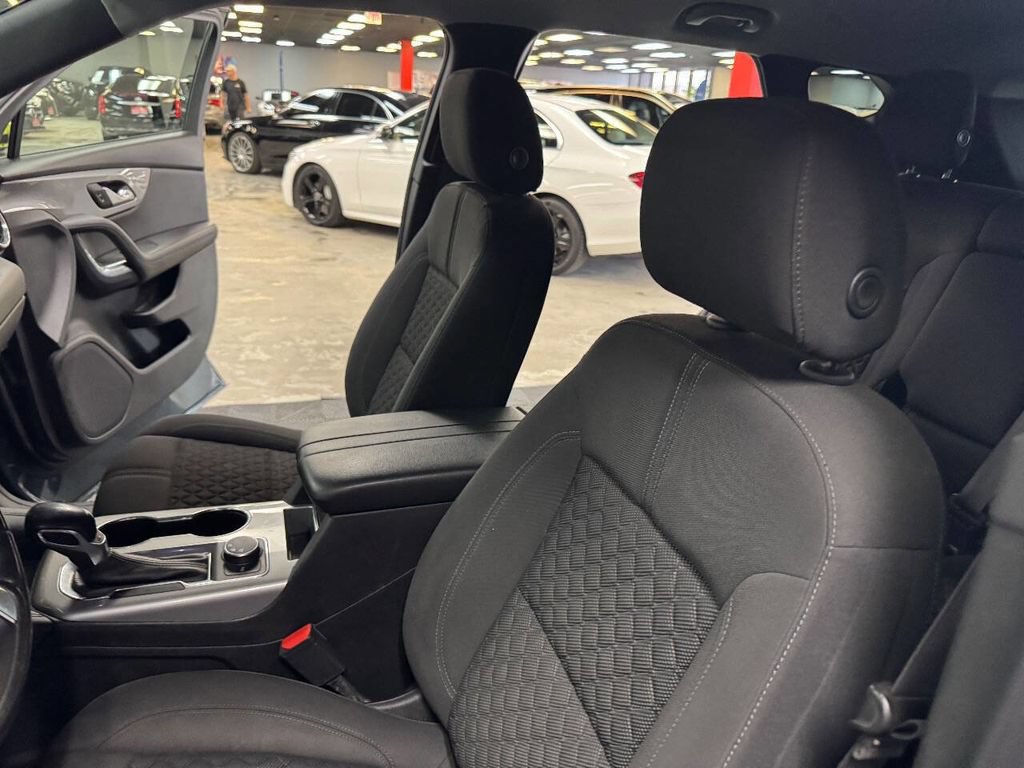 Used 2019 Chevrolet Blazer LT FWD image 37
