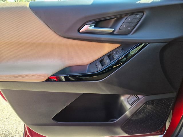 Used 2025 Chevrolet Equinox ACTIV w/ Safety and Technology Package image 30