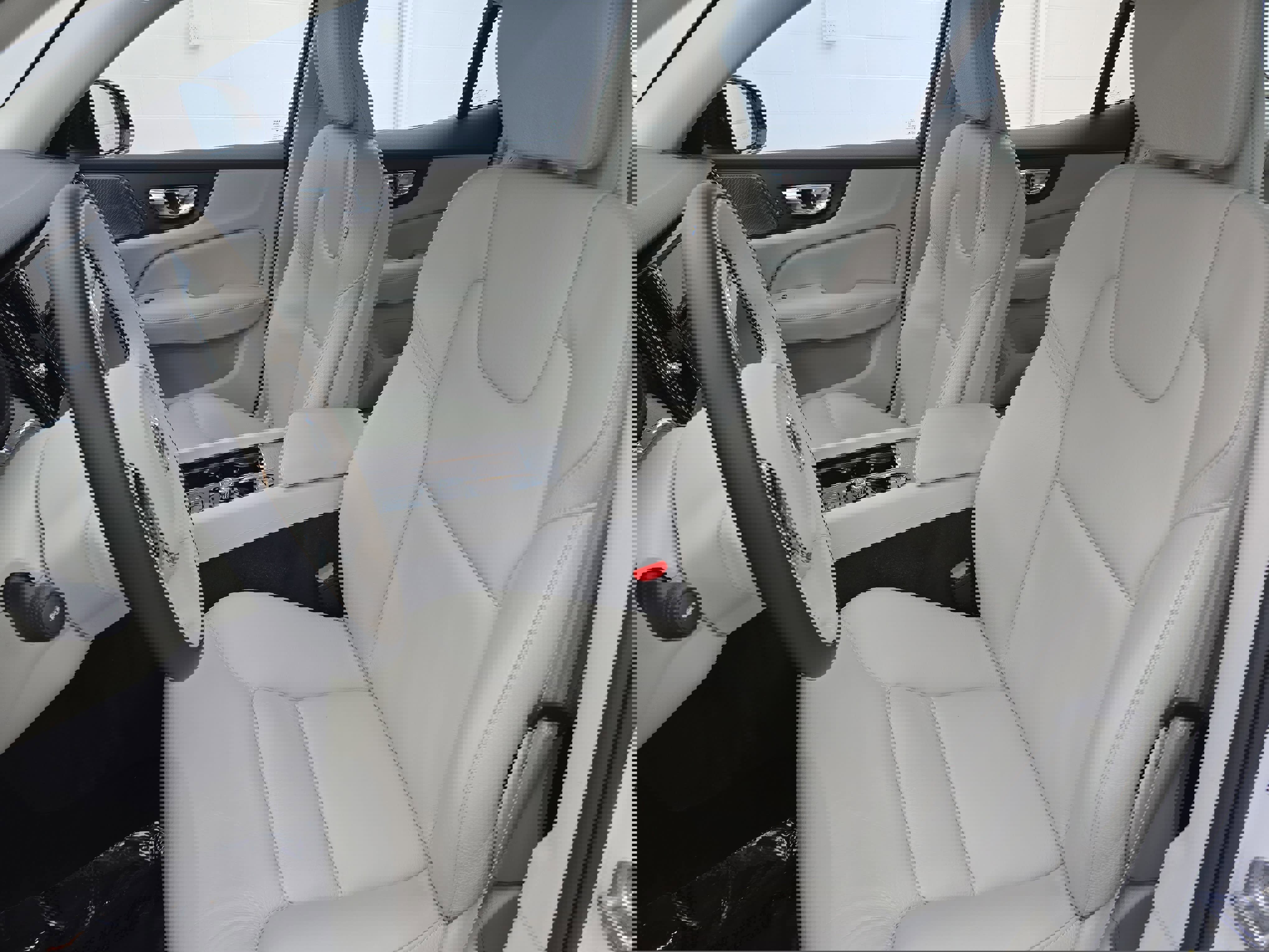 Used 2023 Volvo S60 B5 Plus w/ Climate Package image 14