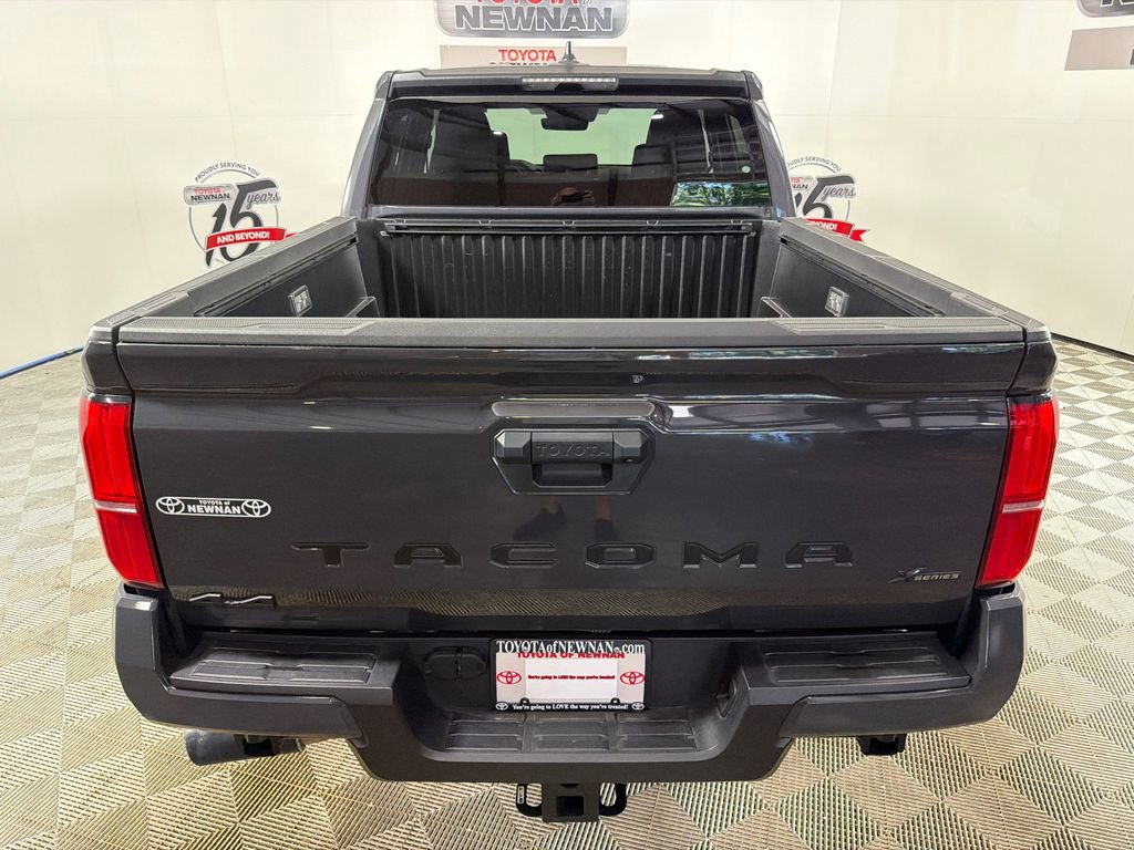 Used 2025 Toyota Tacoma SR5 AWD/4WD image 4