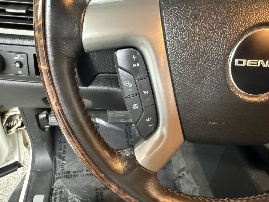 Used 2012 GMC Yukon XL Denali AWD/4WD image 19