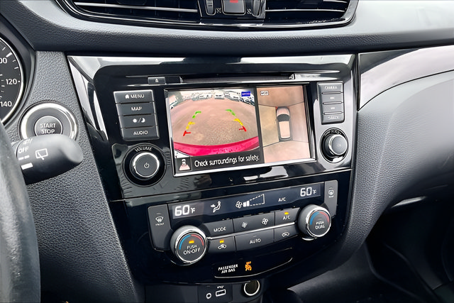 Used 2022 Nissan Rogue Sport SL FWD image 12